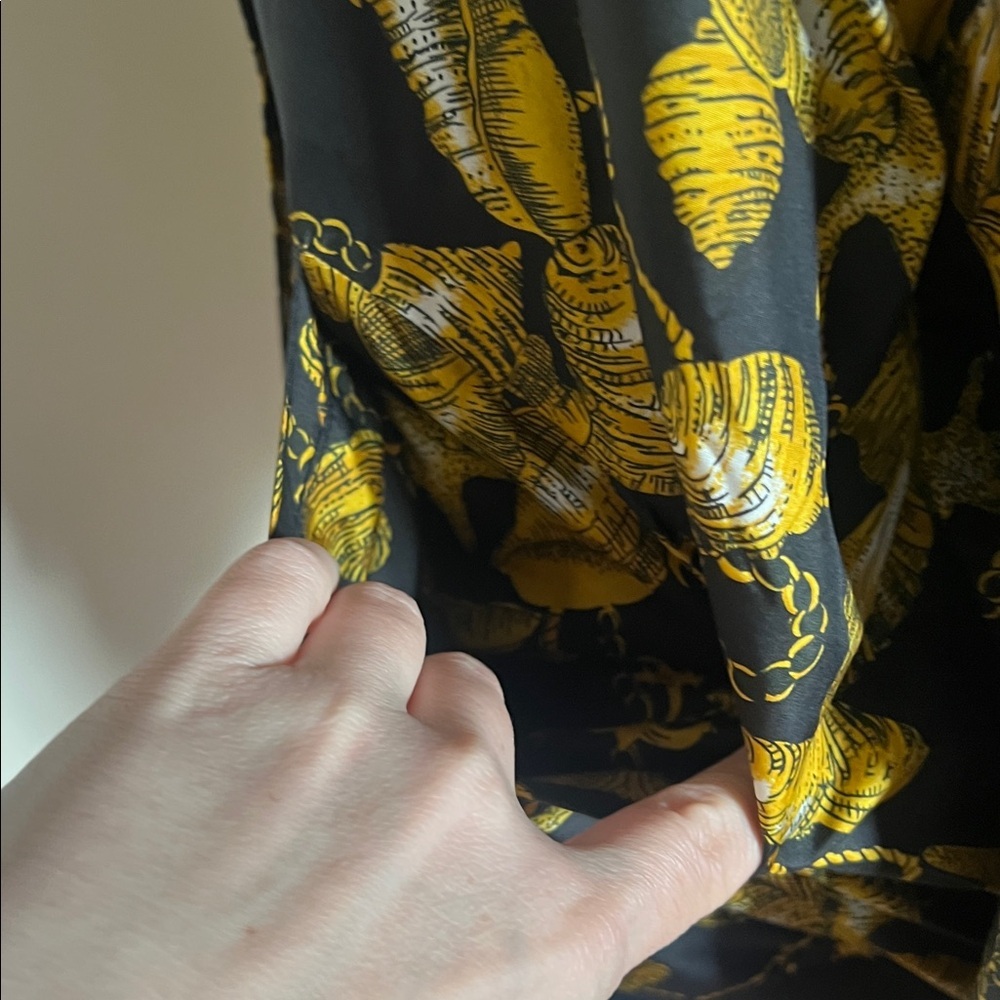 Vintage Lauren Brooke 100% Silk Bomber Jacket - Gold Shell & Chain Print - Large - Picture 6 of 9